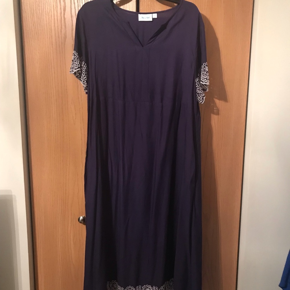 NAVY BLUE LIGHTWEIGHT SHIFT DRESS